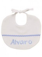 babero blanco en pique con ondulina y pesonalizado